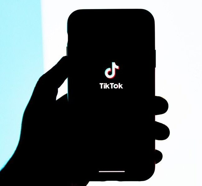 TikTok où l’ascension fulgurante parmi les réseaux sociaux